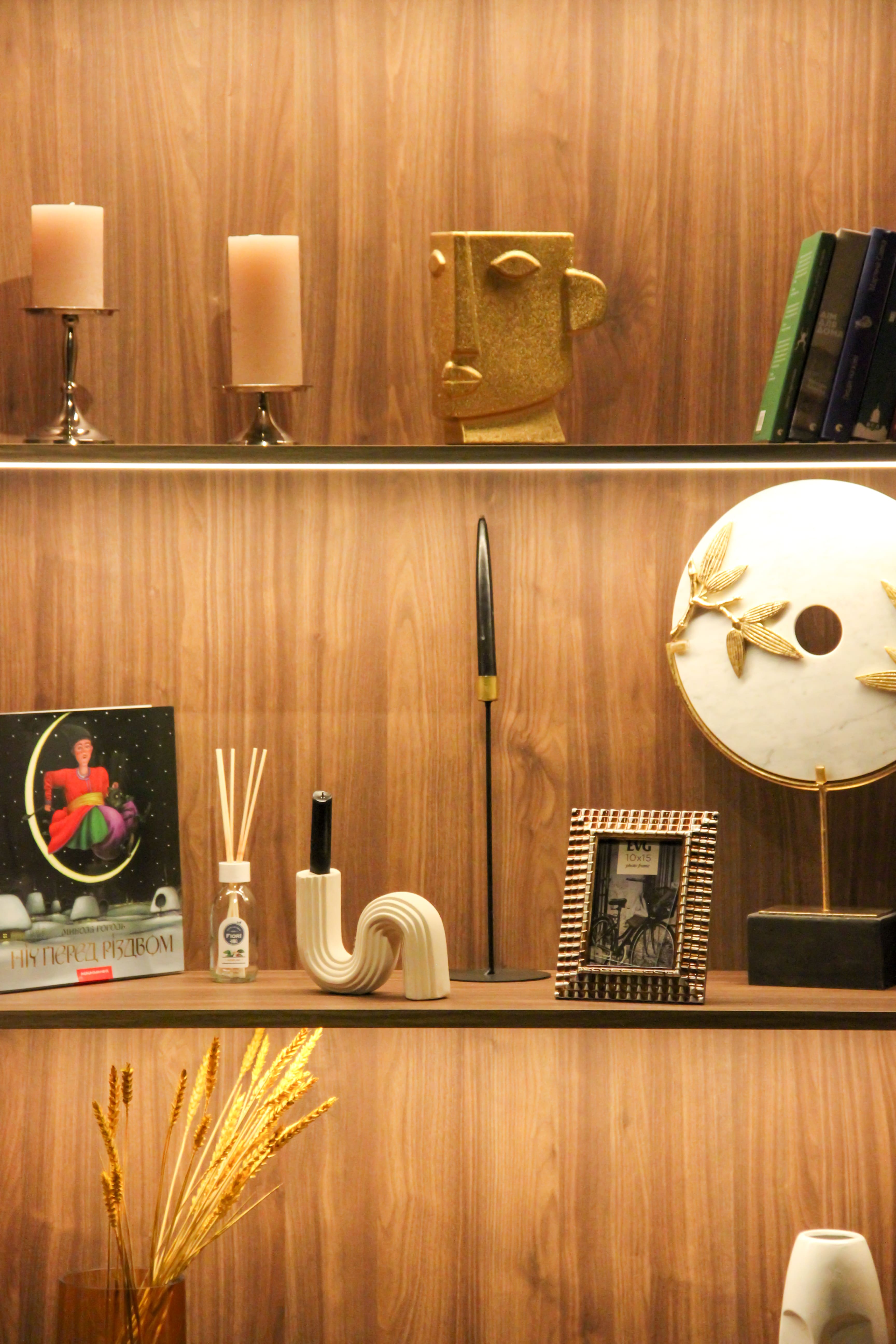 Nonna decorative shelves